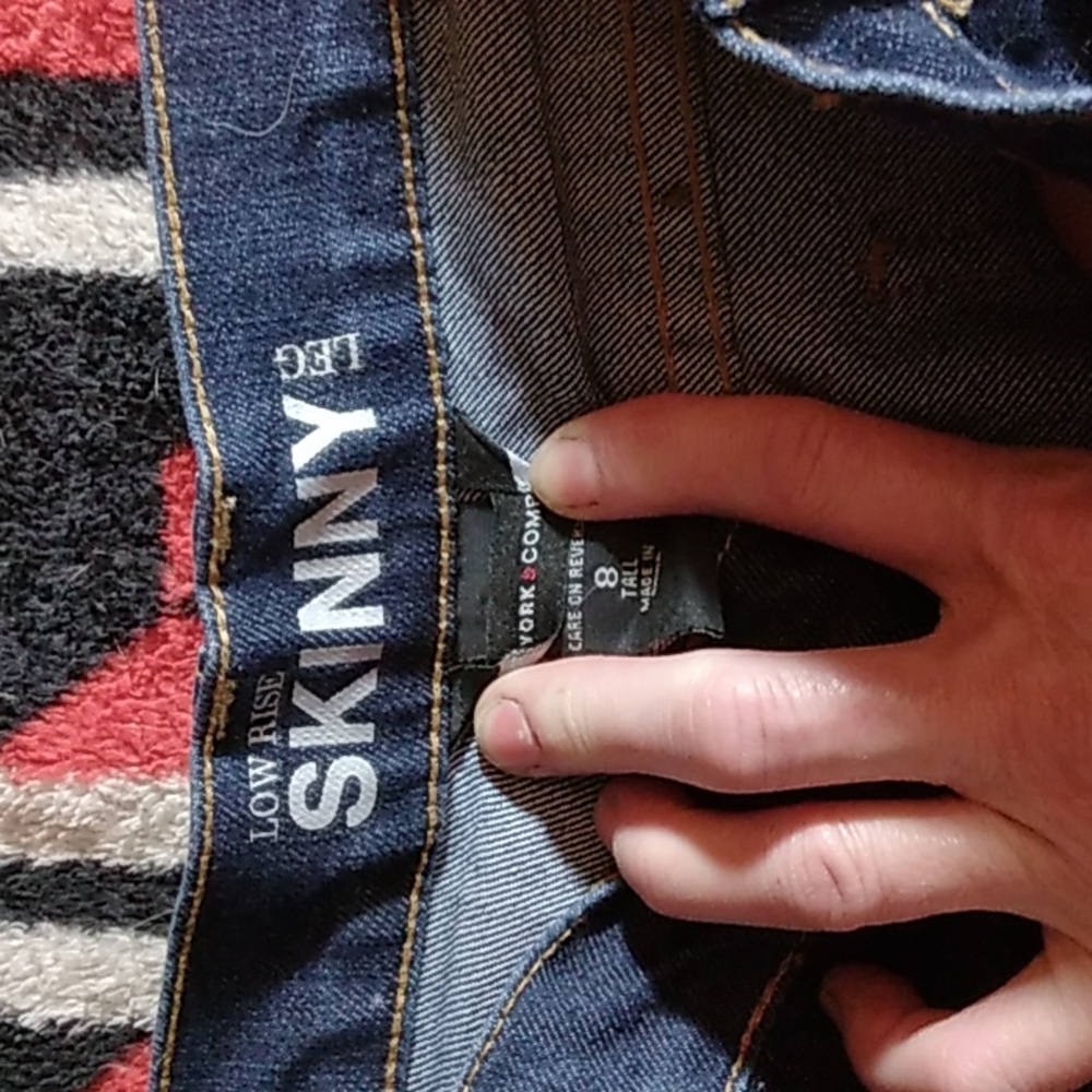 )ND COMPANY SKINNY JEANS SZ. 8 TALL ( DARK DENIM)